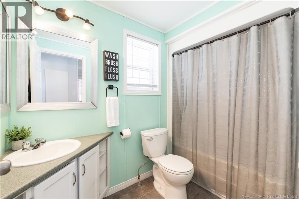 68 HAYWARD LANE - 27