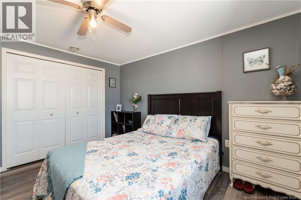 68 HAYWARD LANE - 17