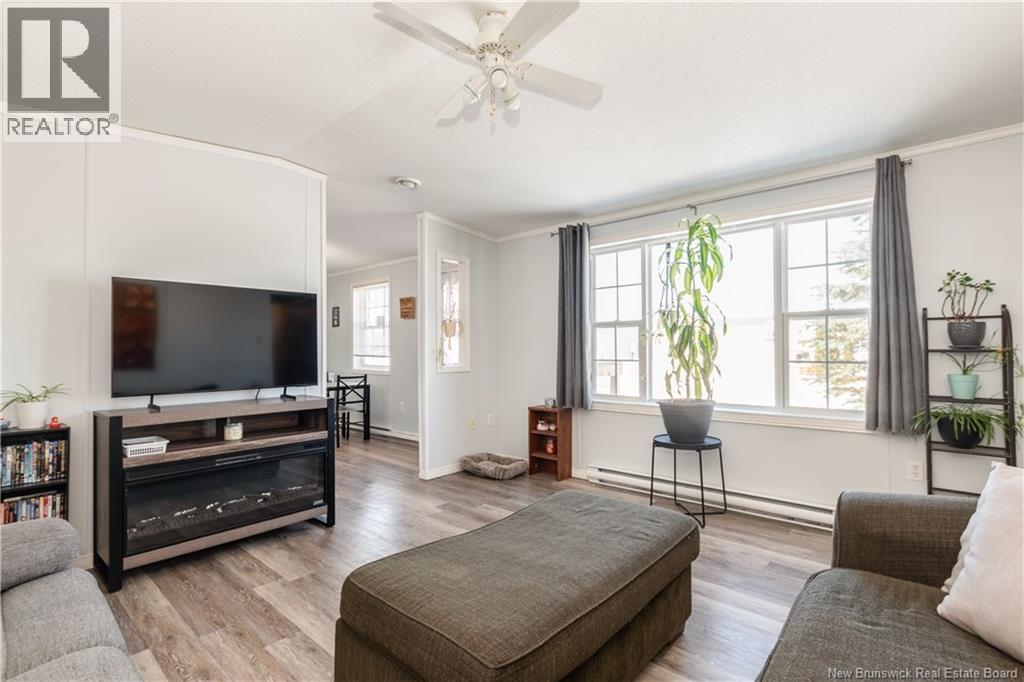 68 HAYWARD LANE - 13