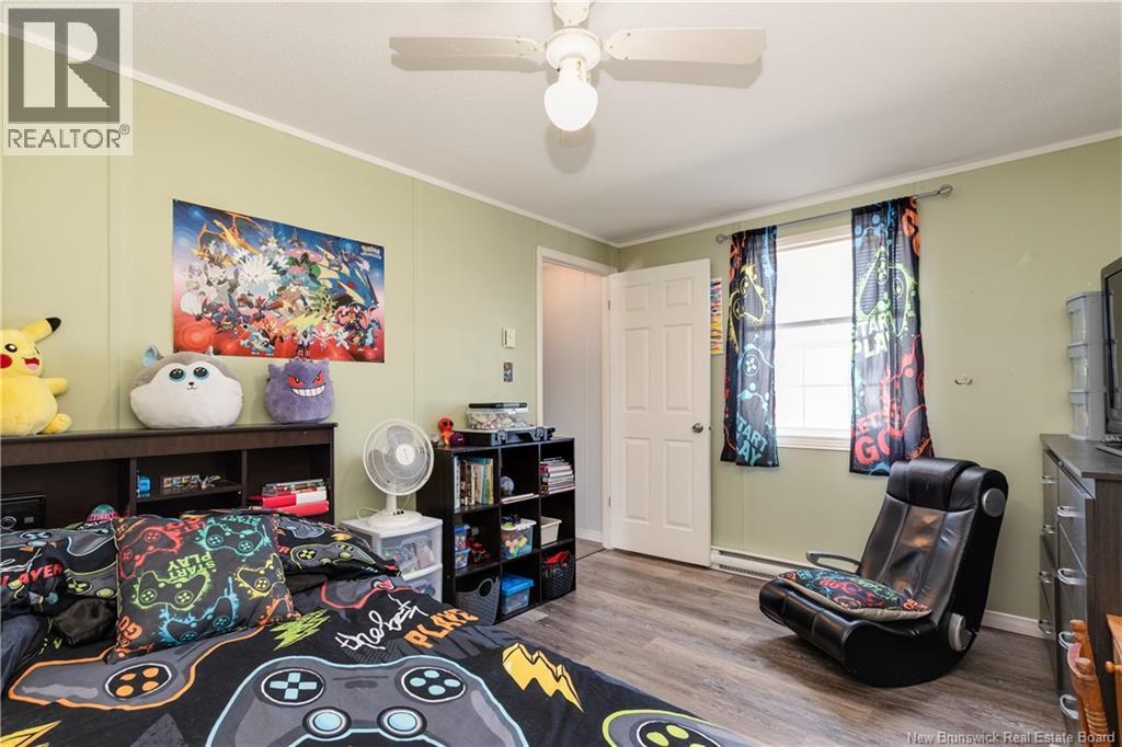 68 HAYWARD LANE - 24