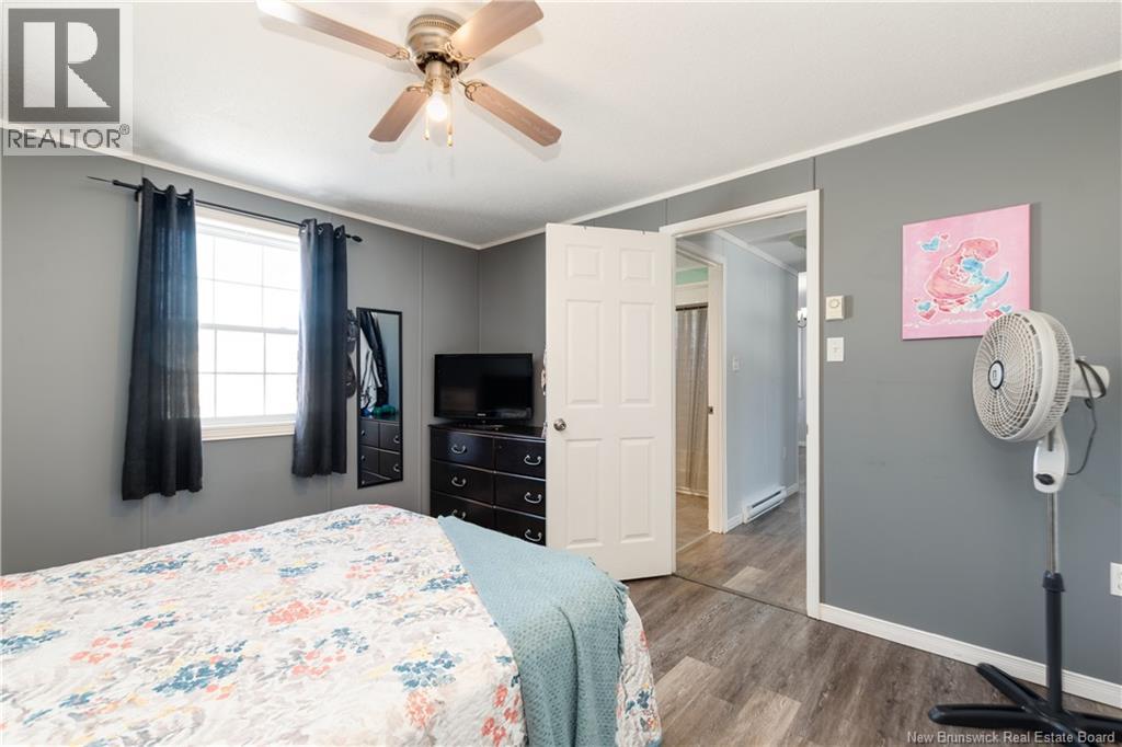 68 HAYWARD LANE - 15