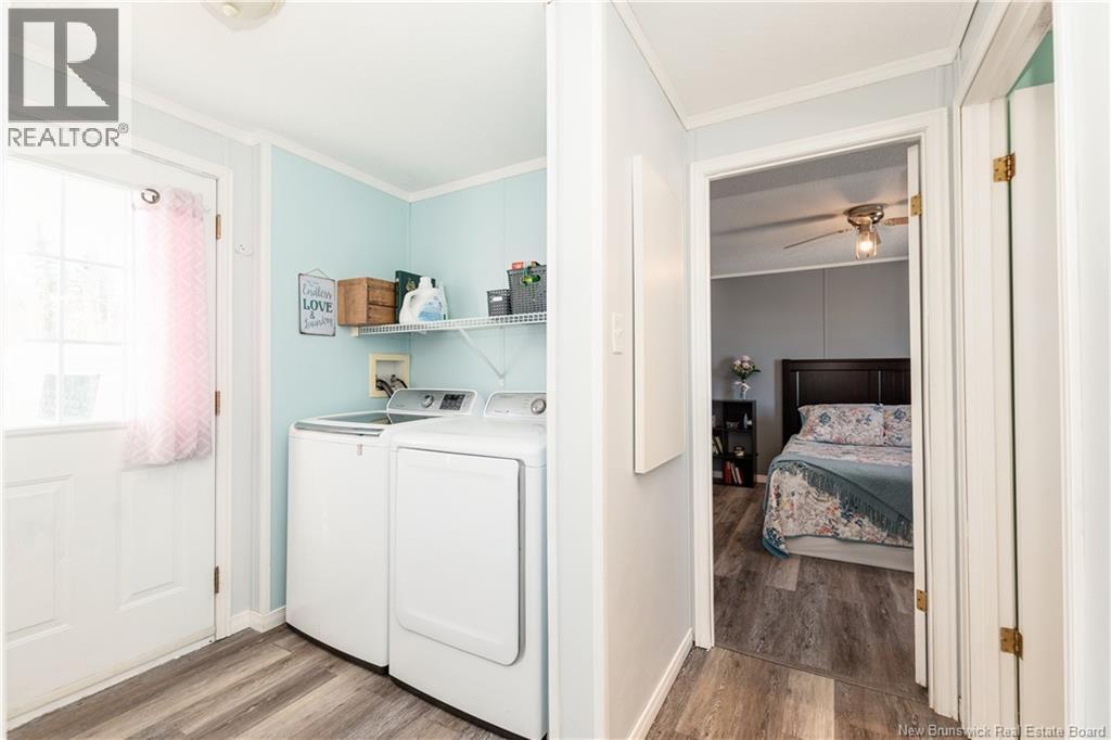 68 HAYWARD LANE - 29