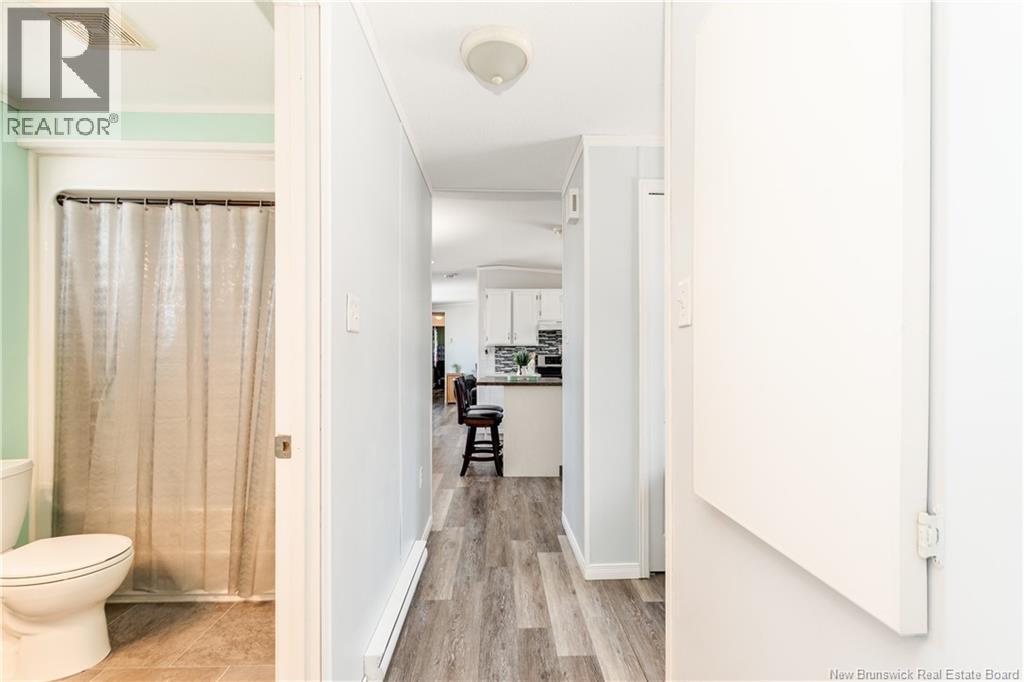 68 HAYWARD LANE - 28