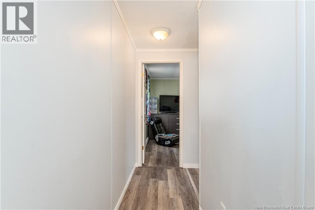 68 HAYWARD LANE - 21