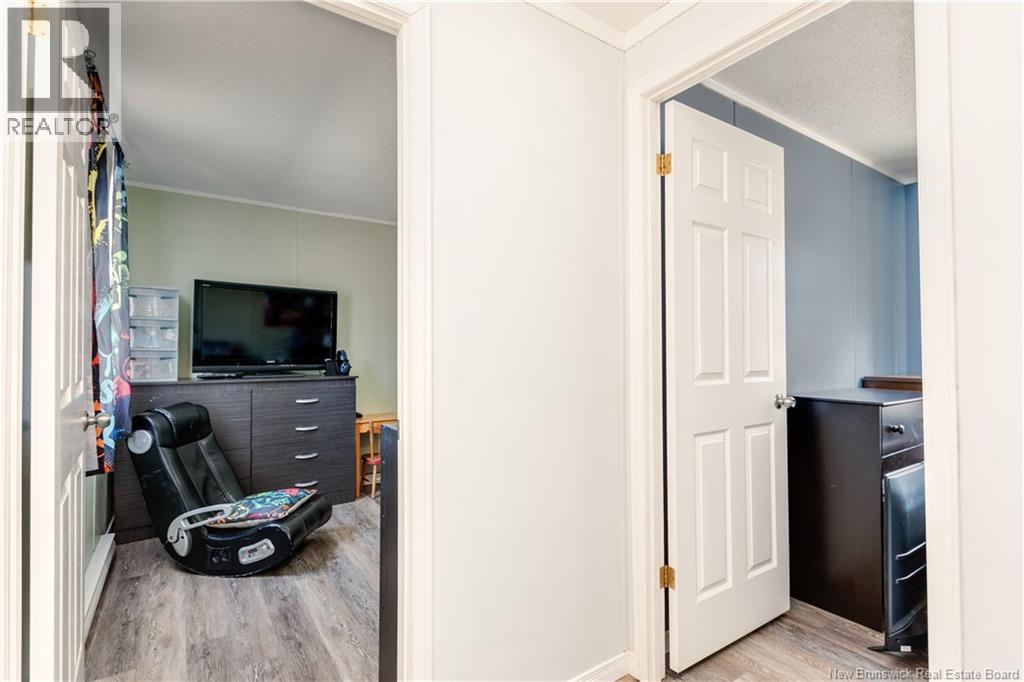 68 HAYWARD LANE - 22