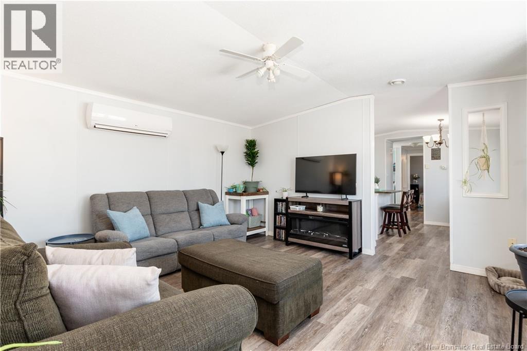 68 HAYWARD LANE - 12