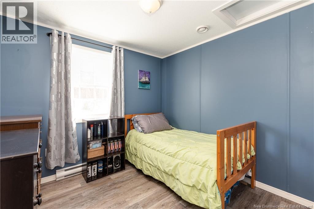 68 HAYWARD LANE - 19