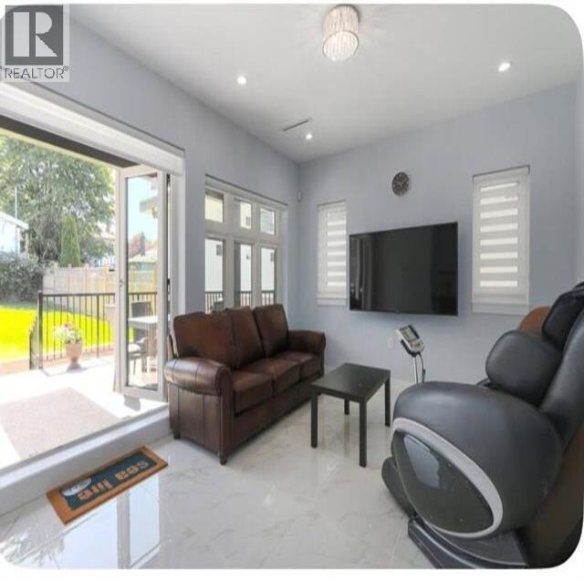 4666 EARLES STREET, Vancouver