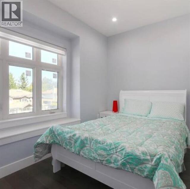 4666 EARLES STREET, Vancouver