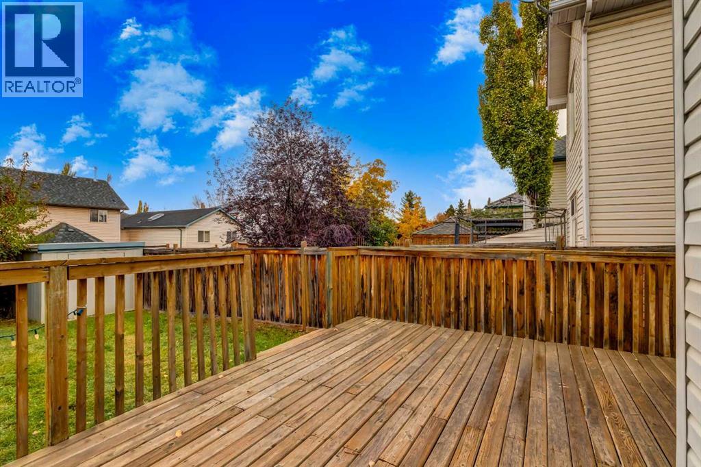 Single Family House for Sale in  Mt Apex Green SE McKenzie Lake Calgary 