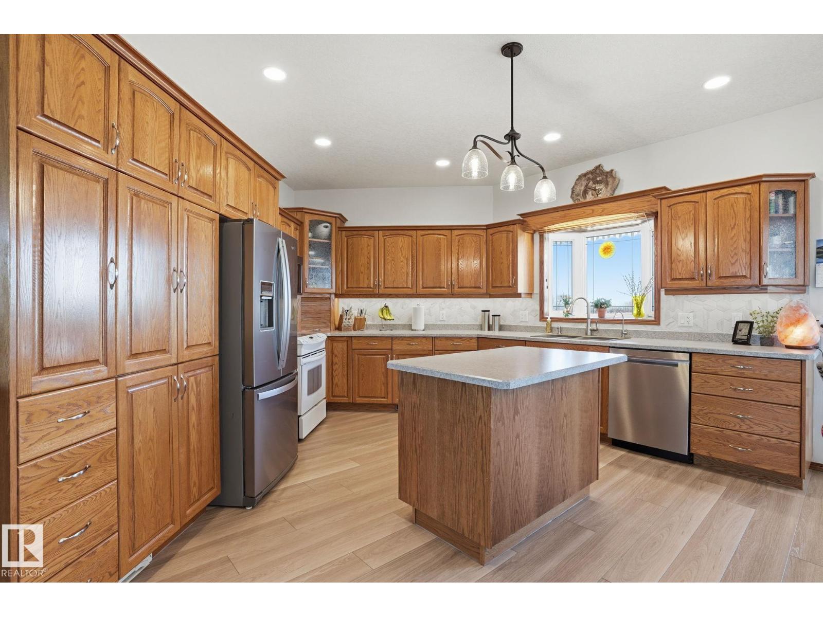 
          5002 58 Street
            <br/>
            <span>Daysland</span>
            , 
            <span>AB</span>
             <span>T0B1A0</span>
         - Photo 5