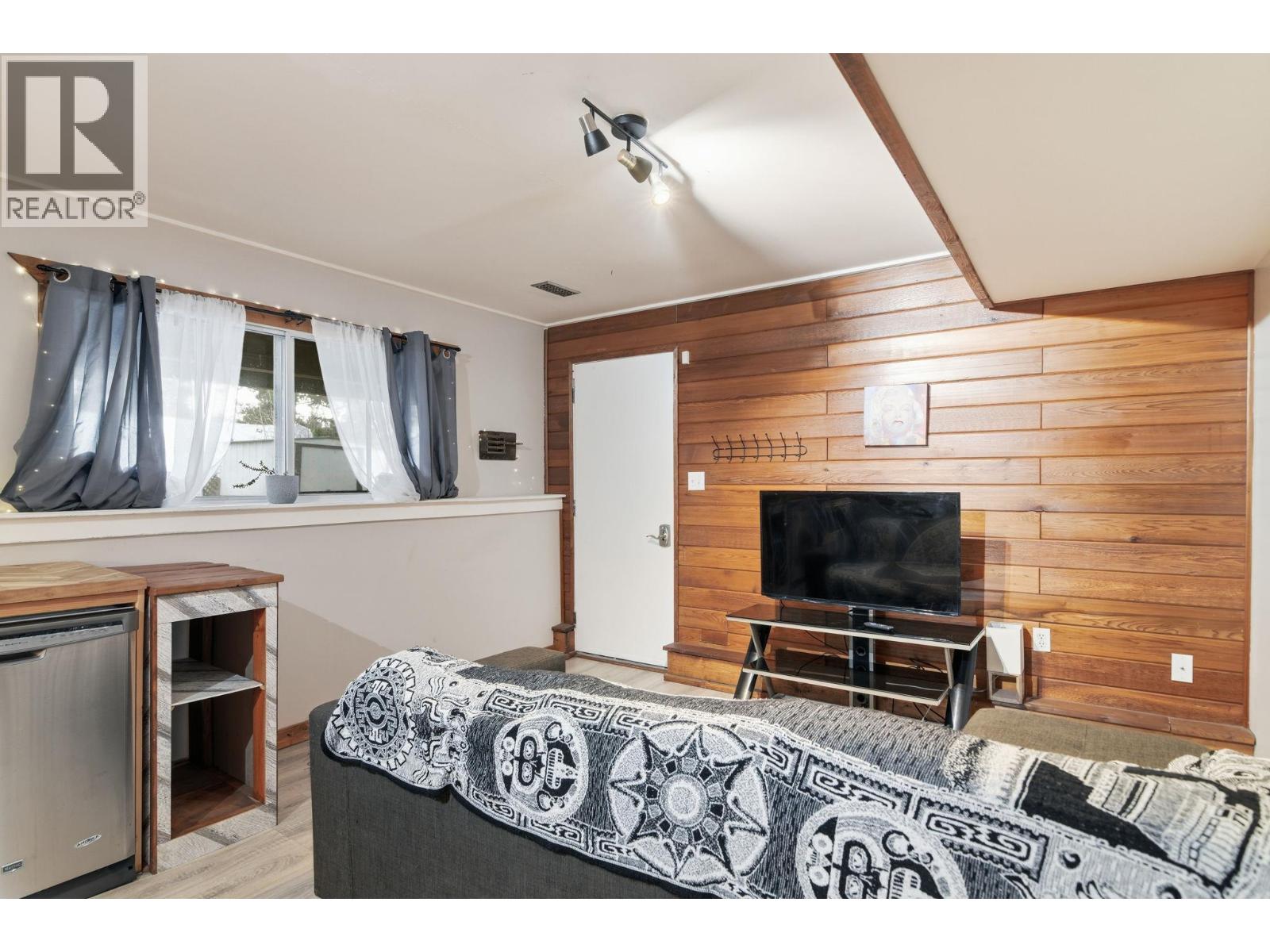  1734 Lynrick Road, Kelowna