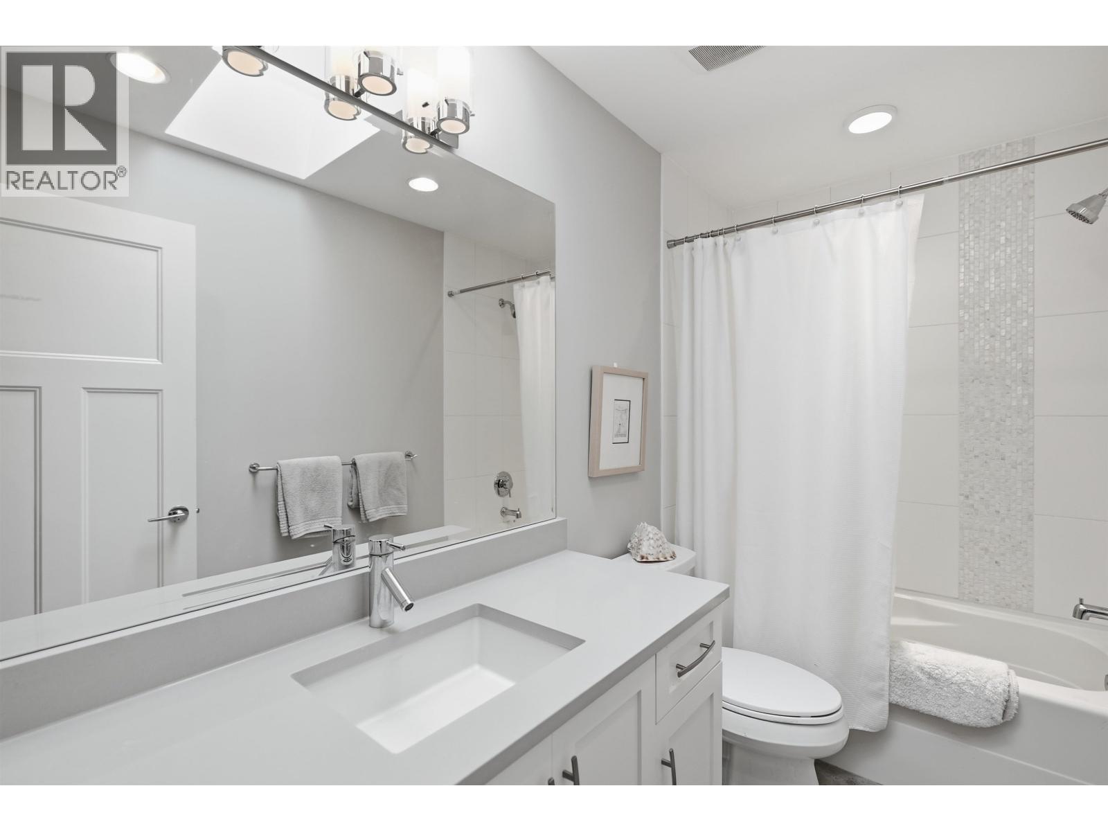 4653 APPLE Lane, Tsawwassen