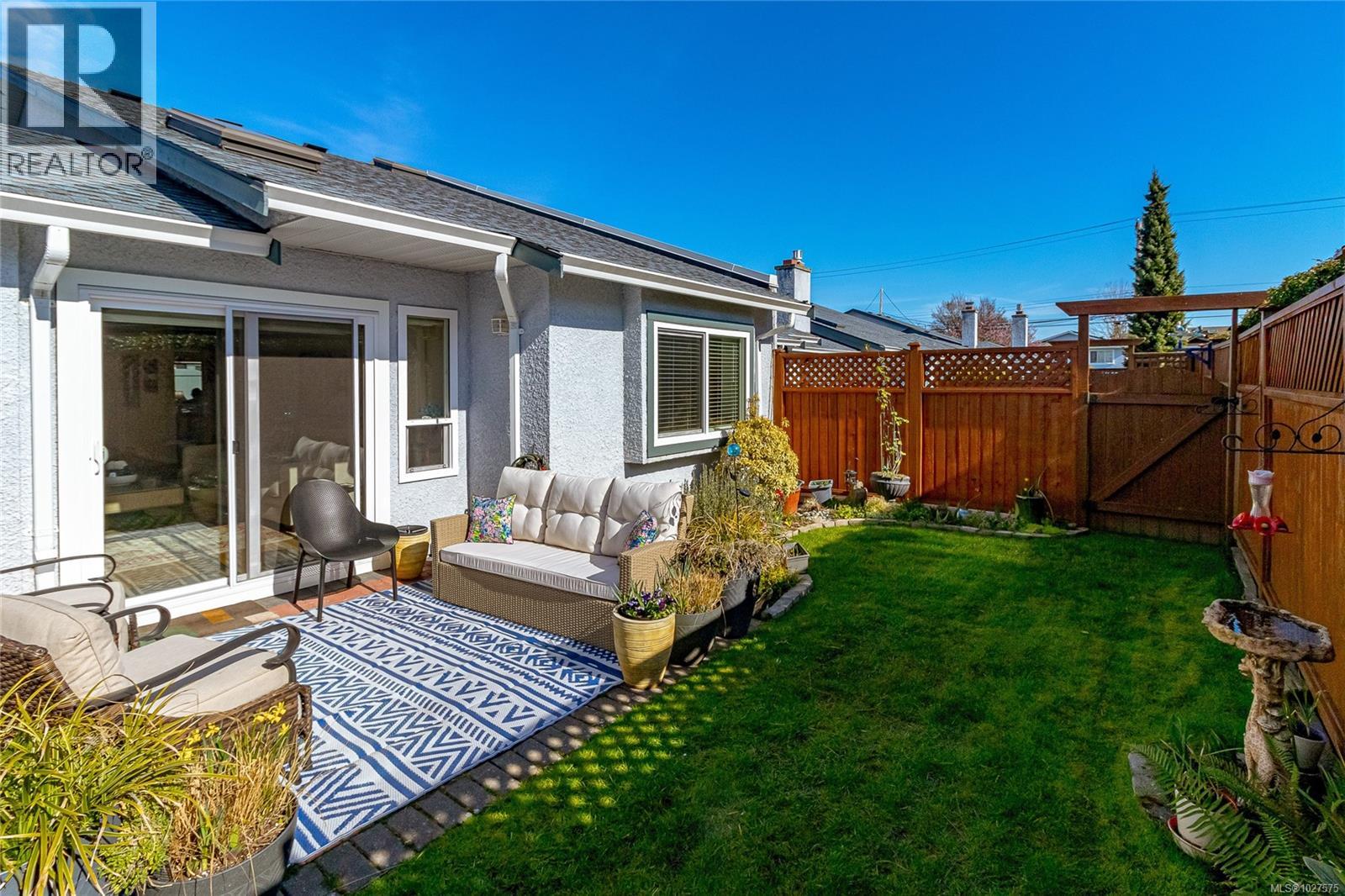 5 10084 Third Street, Sidney