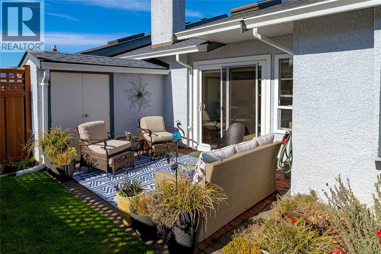 5 10084 Third Street, Sidney