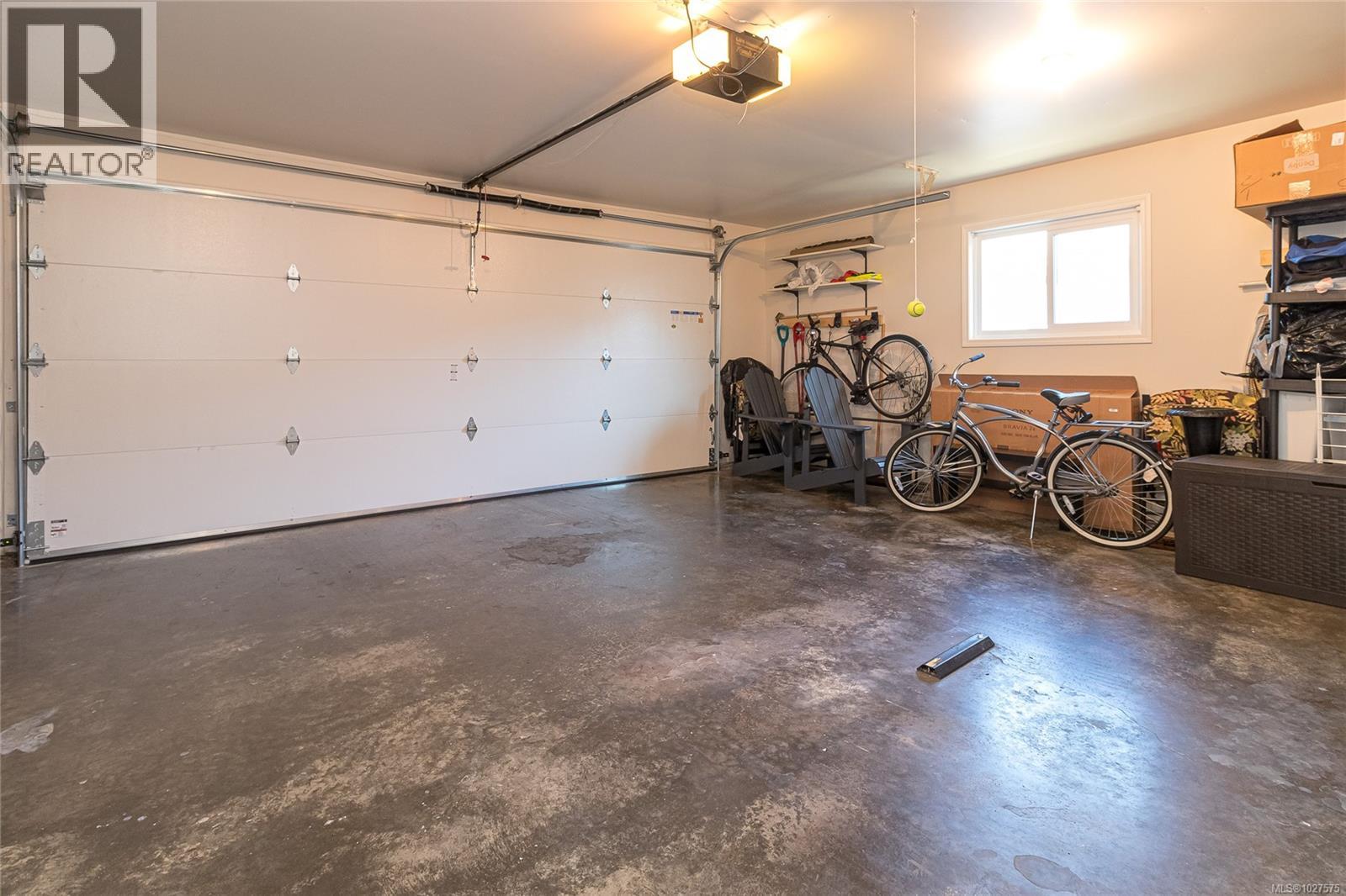 5 10084 Third Street, Sidney