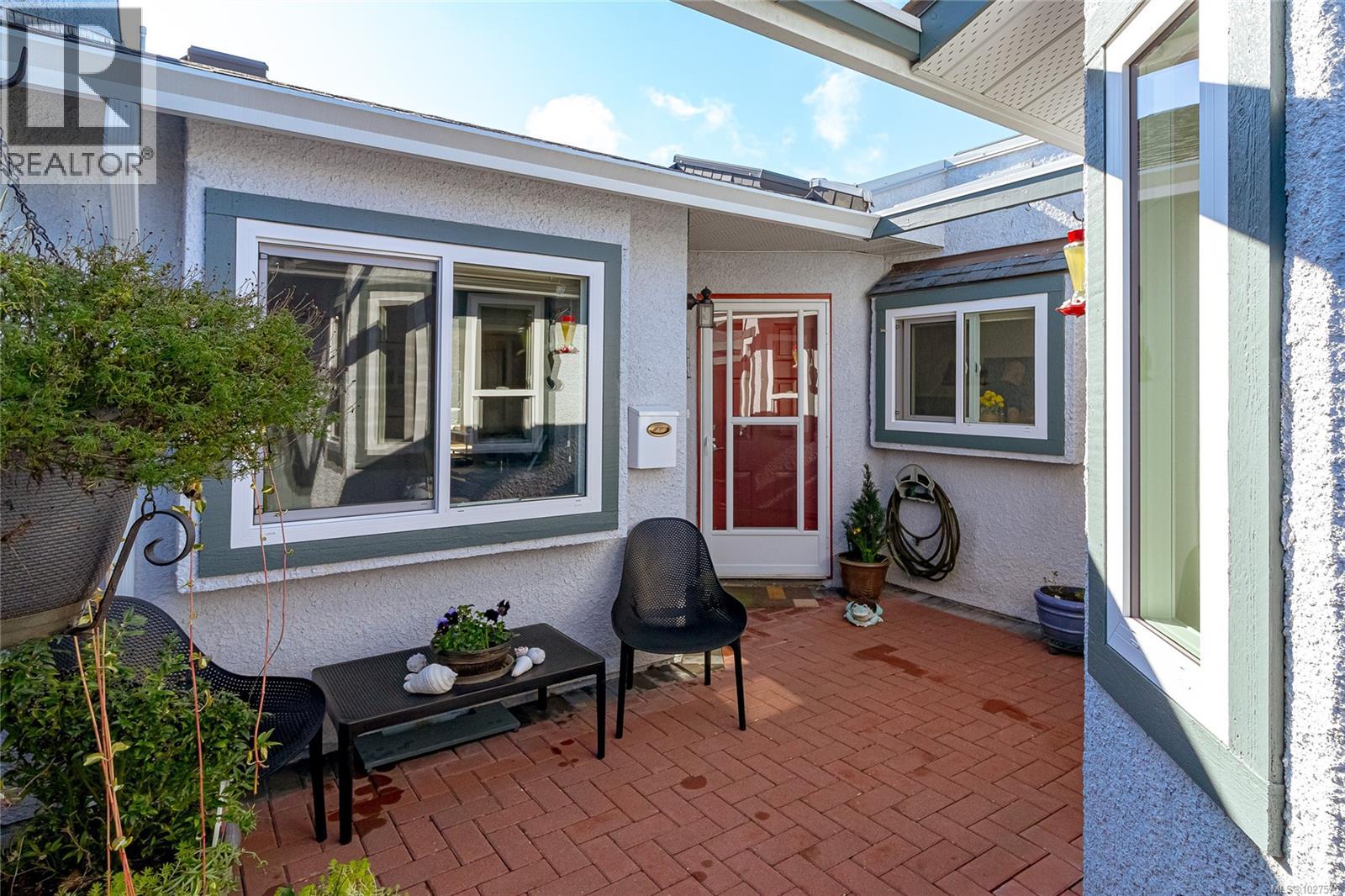 5 10084 Third Street, Sidney