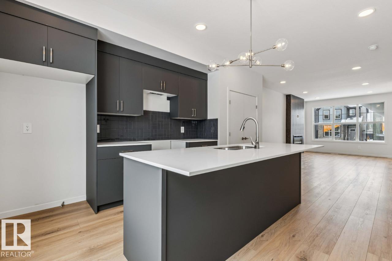 8120 228 ST NW - 10