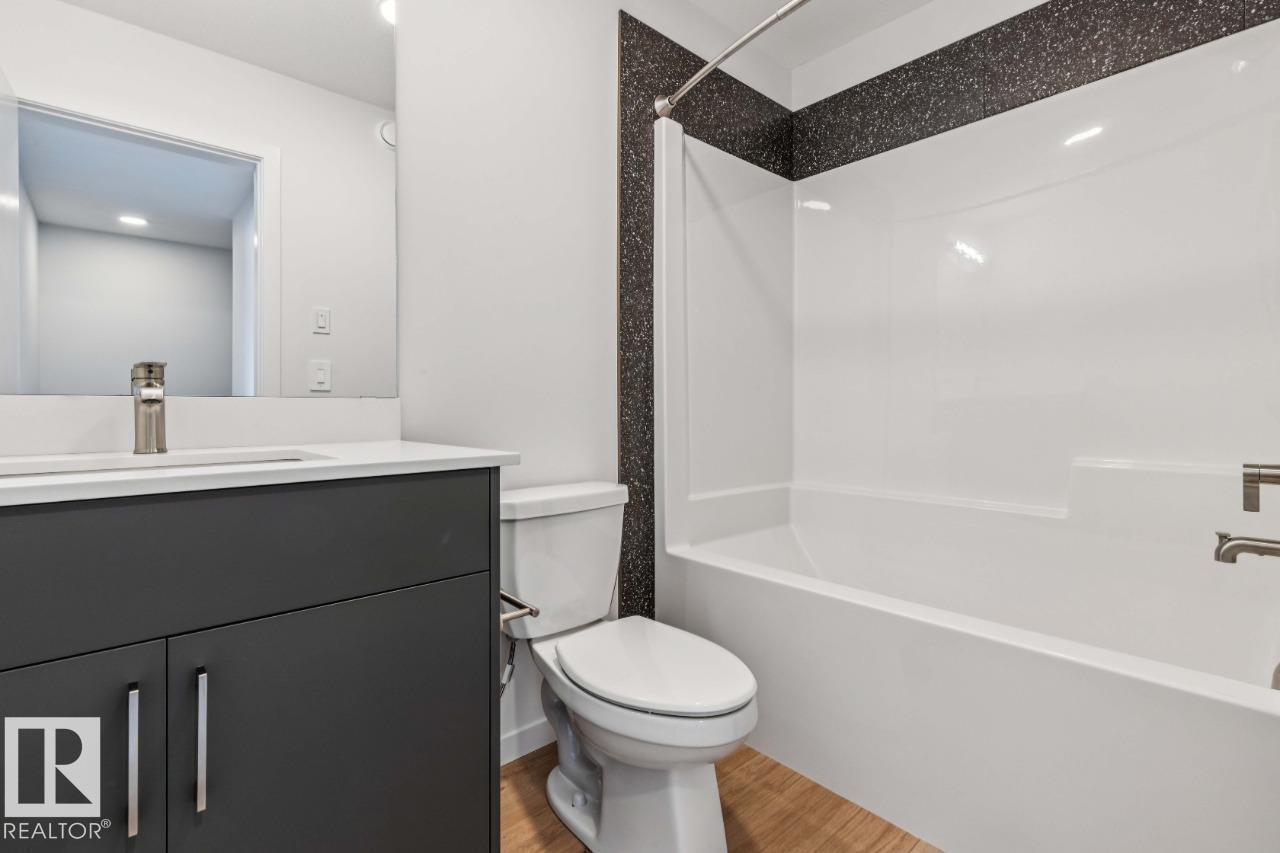 8120 228 ST NW - 21
