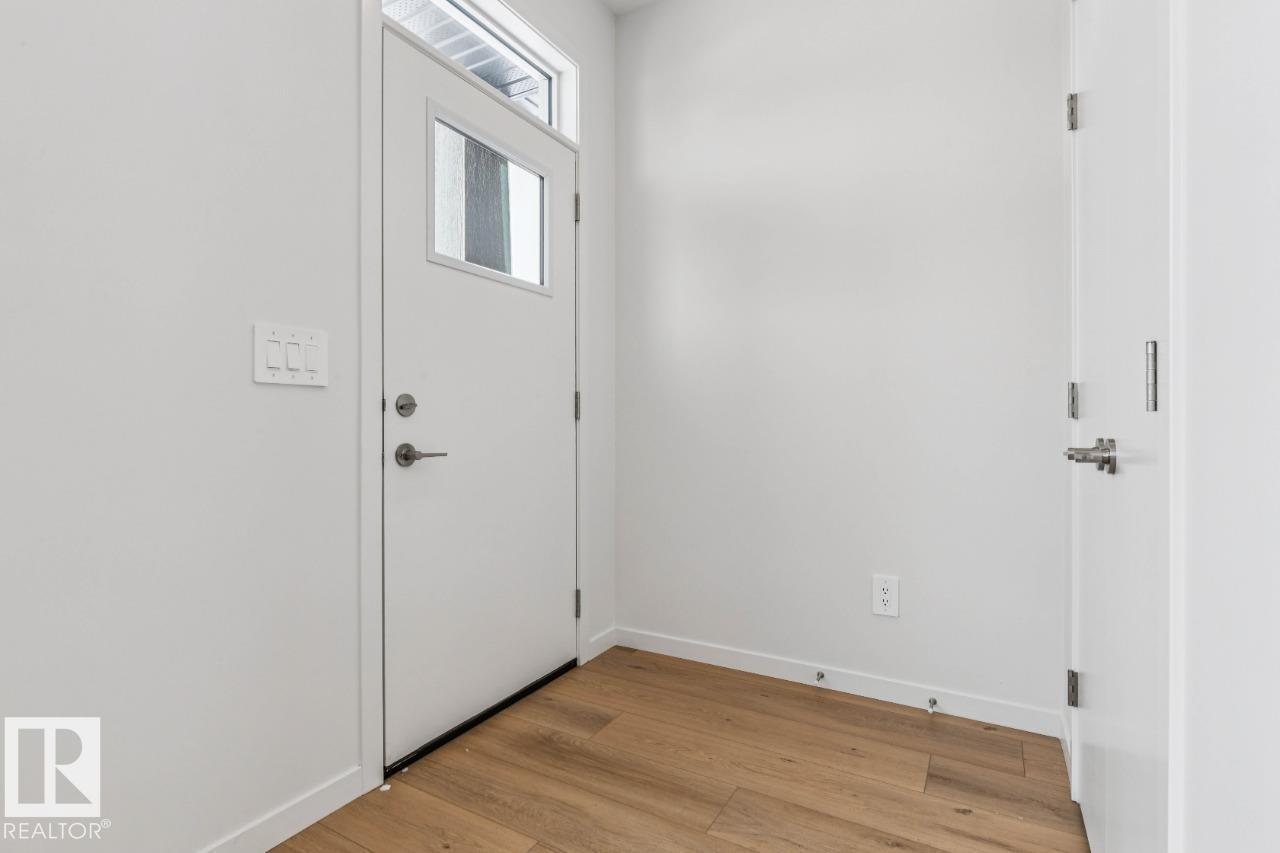 8120 228 ST NW - 4