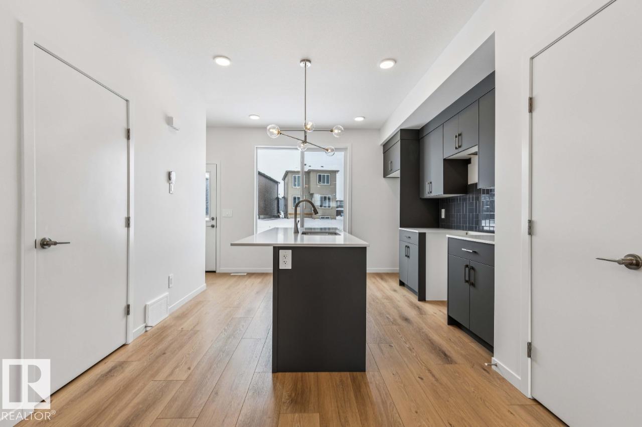 8120 228 ST NW - 9