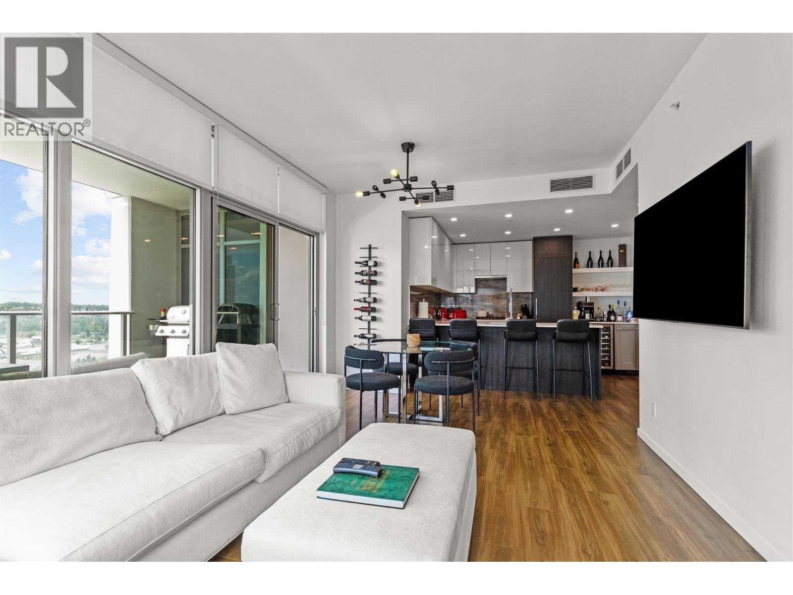 1903 1888 GILMORE AVENUE