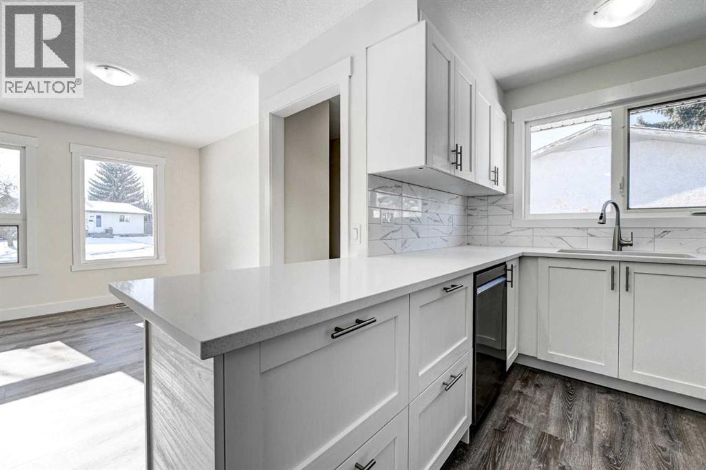 Single Family House Bungalow for Sale in  Pennsburg Place SE Penbrooke Meadows Calgary 