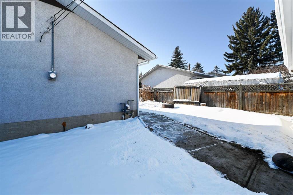 Single Family House Bungalow for Sale in  Pennsburg Place SE Penbrooke Meadows Calgary 