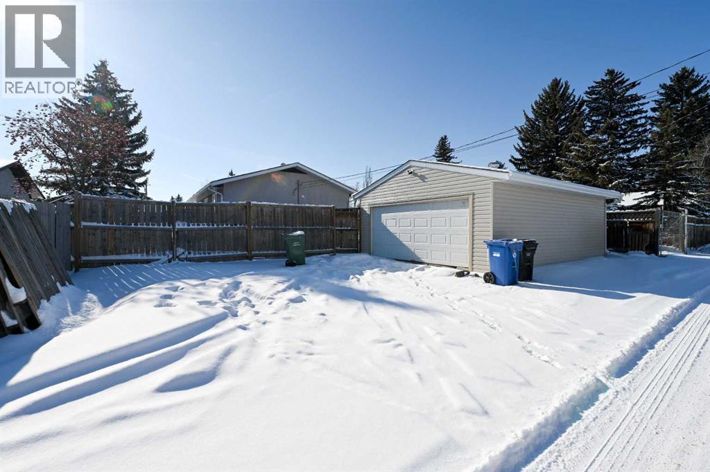 Single Family House Bungalow for Sale in  Pennsburg Place SE Penbrooke Meadows Calgary 