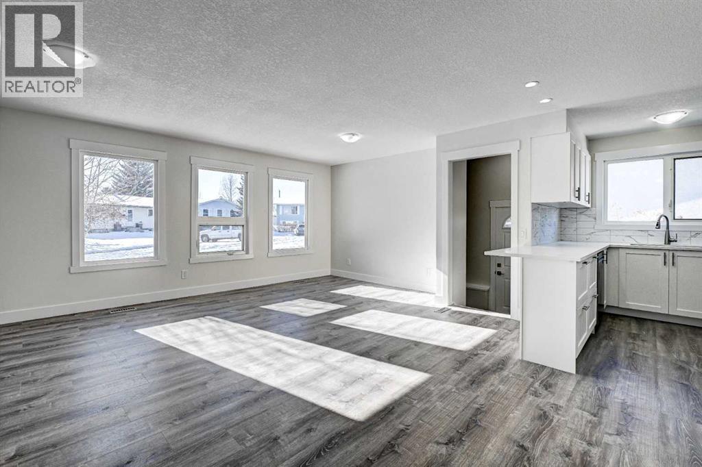 Single Family House Bungalow for Sale in  Pennsburg Place SE Penbrooke Meadows Calgary 