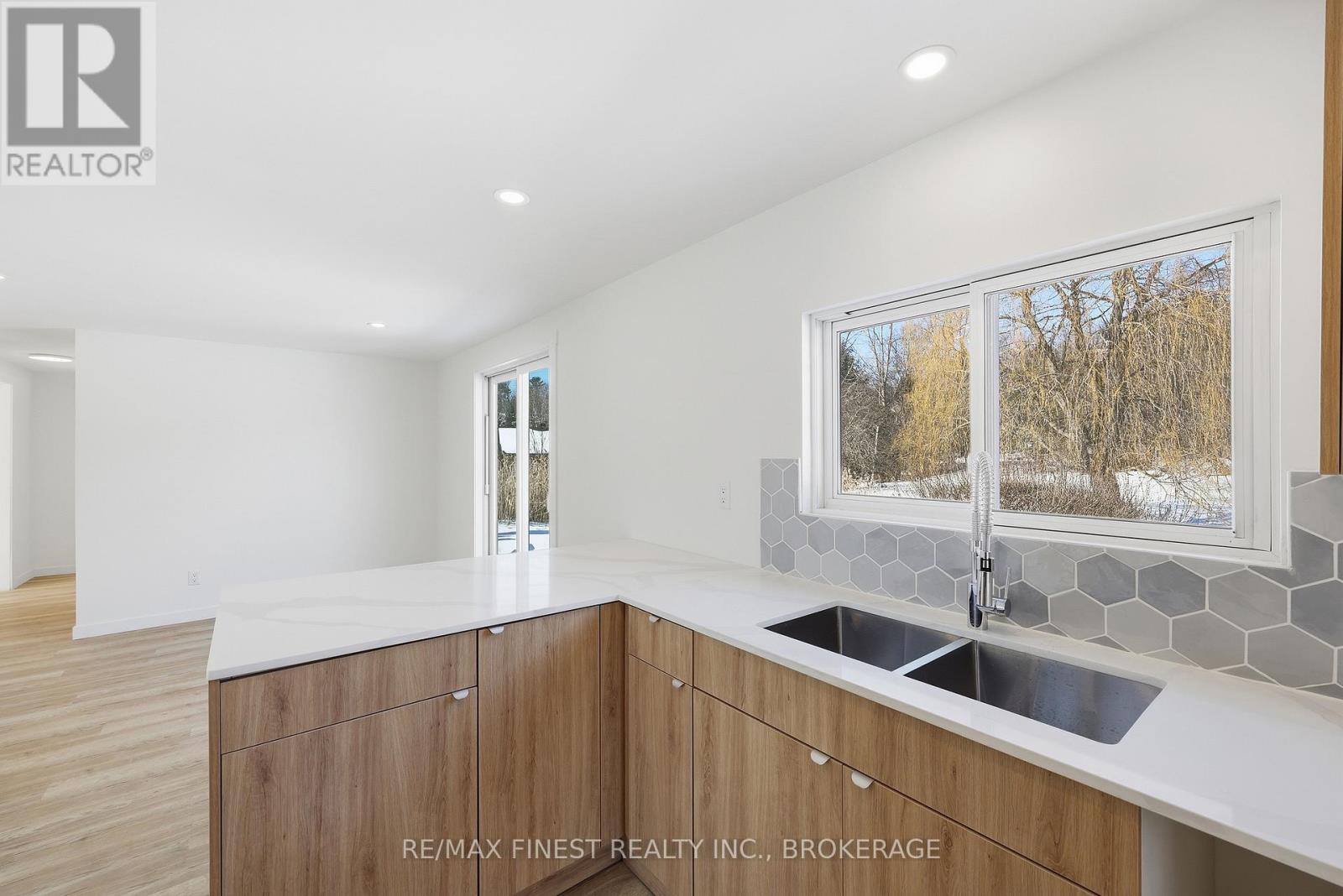 1162 THOUSAND ISLANDS PARKWAY - 14