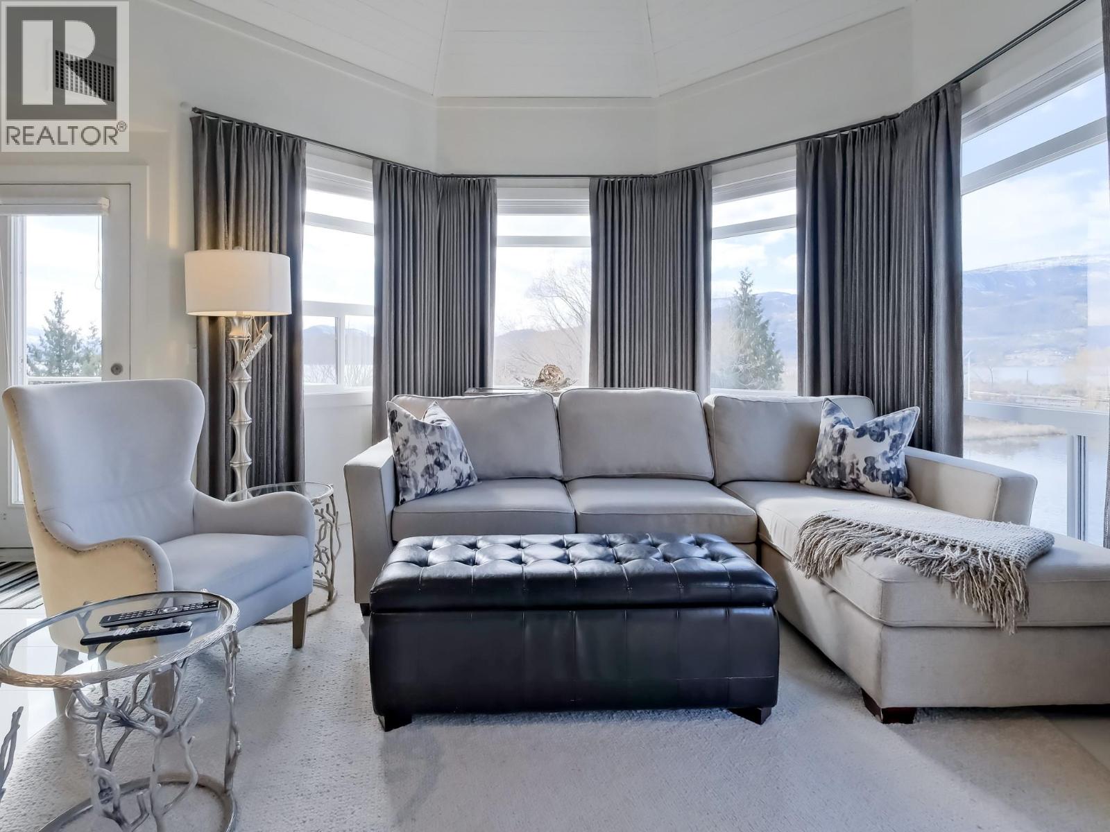 221 1088 Sunset Drive, Kelowna