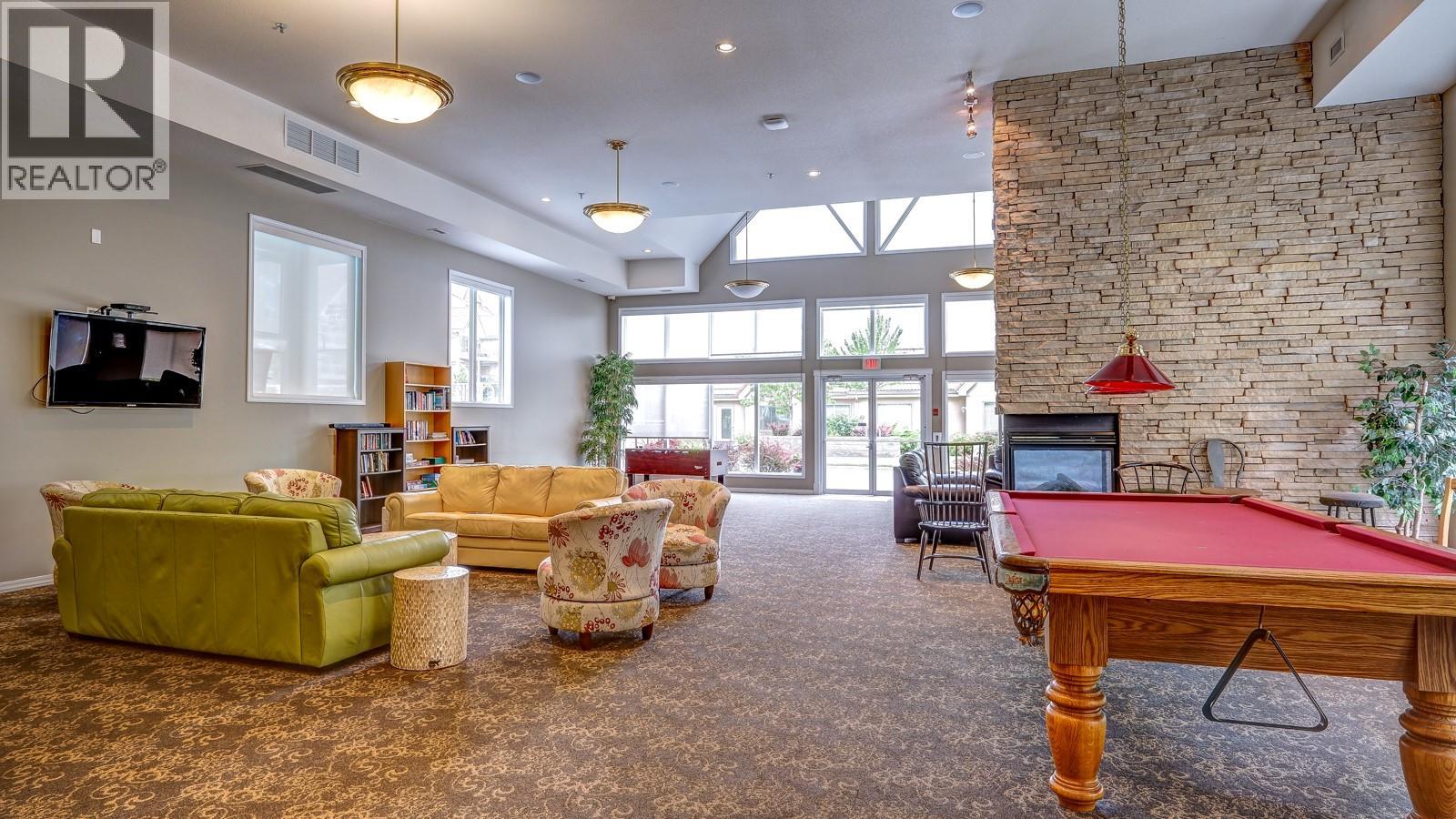 221 1088 Sunset Drive, Kelowna