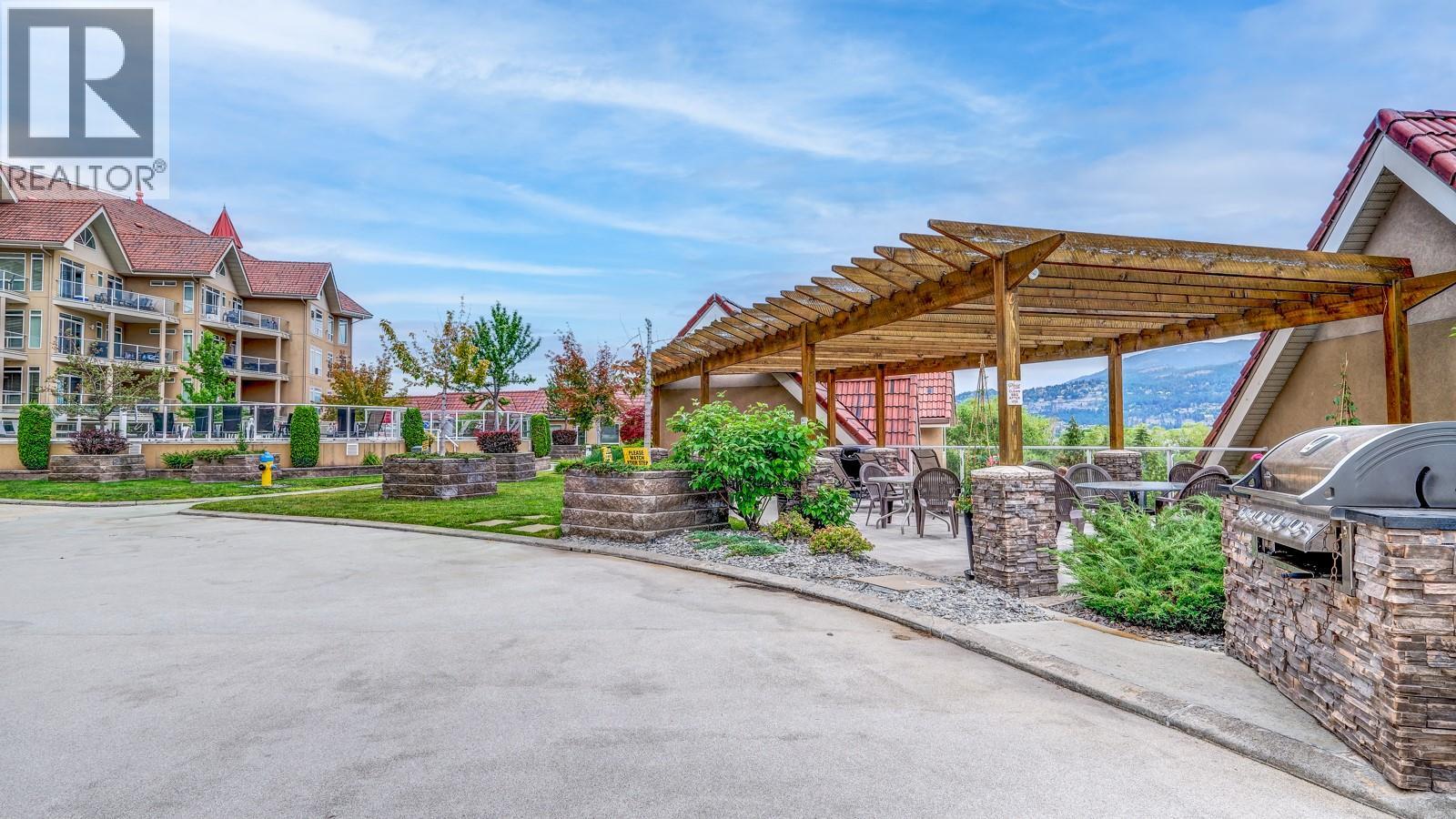 221 1088 Sunset Drive, Kelowna