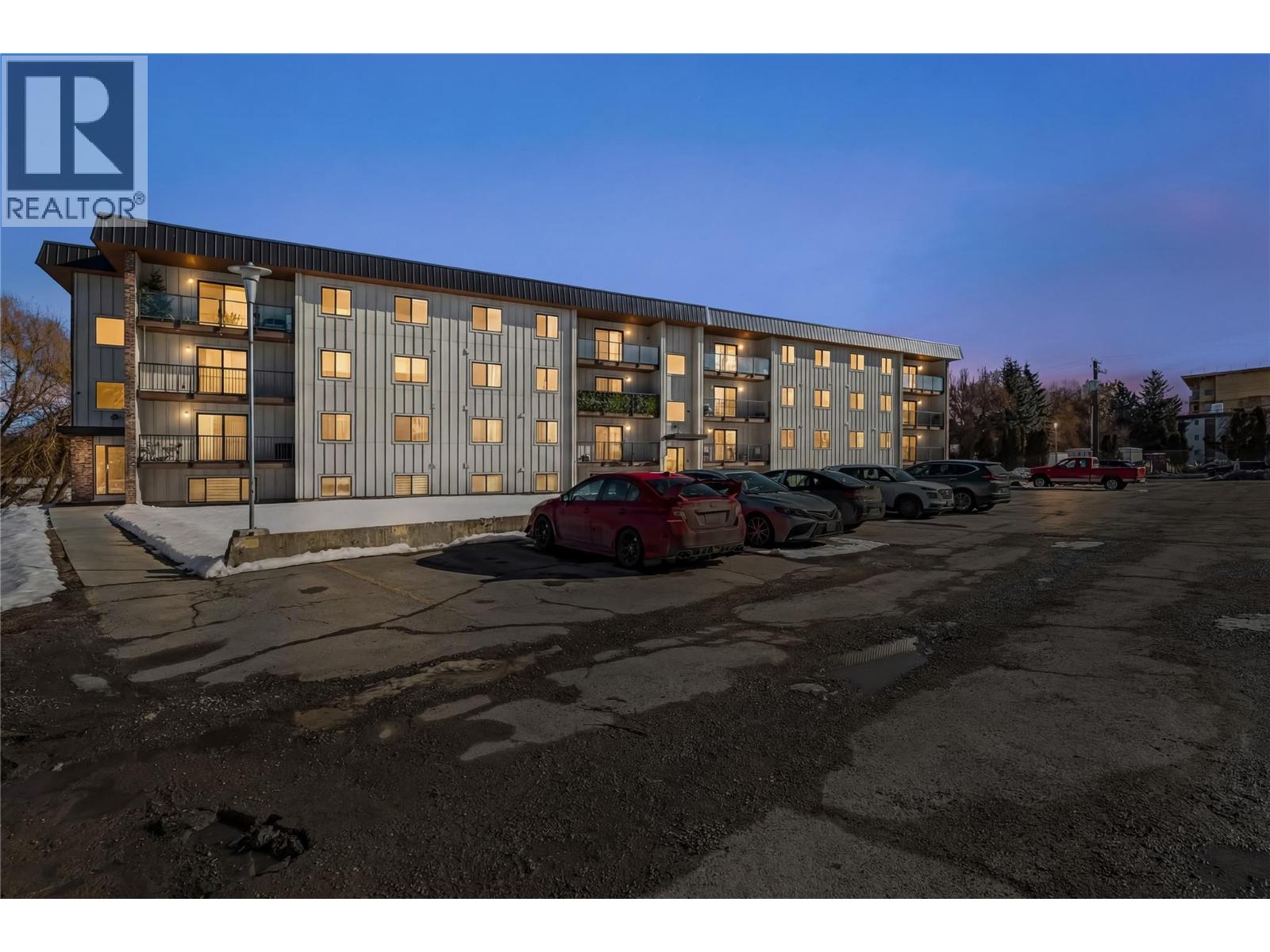 606 18th Avenue N Unit# 404, Cranbrook