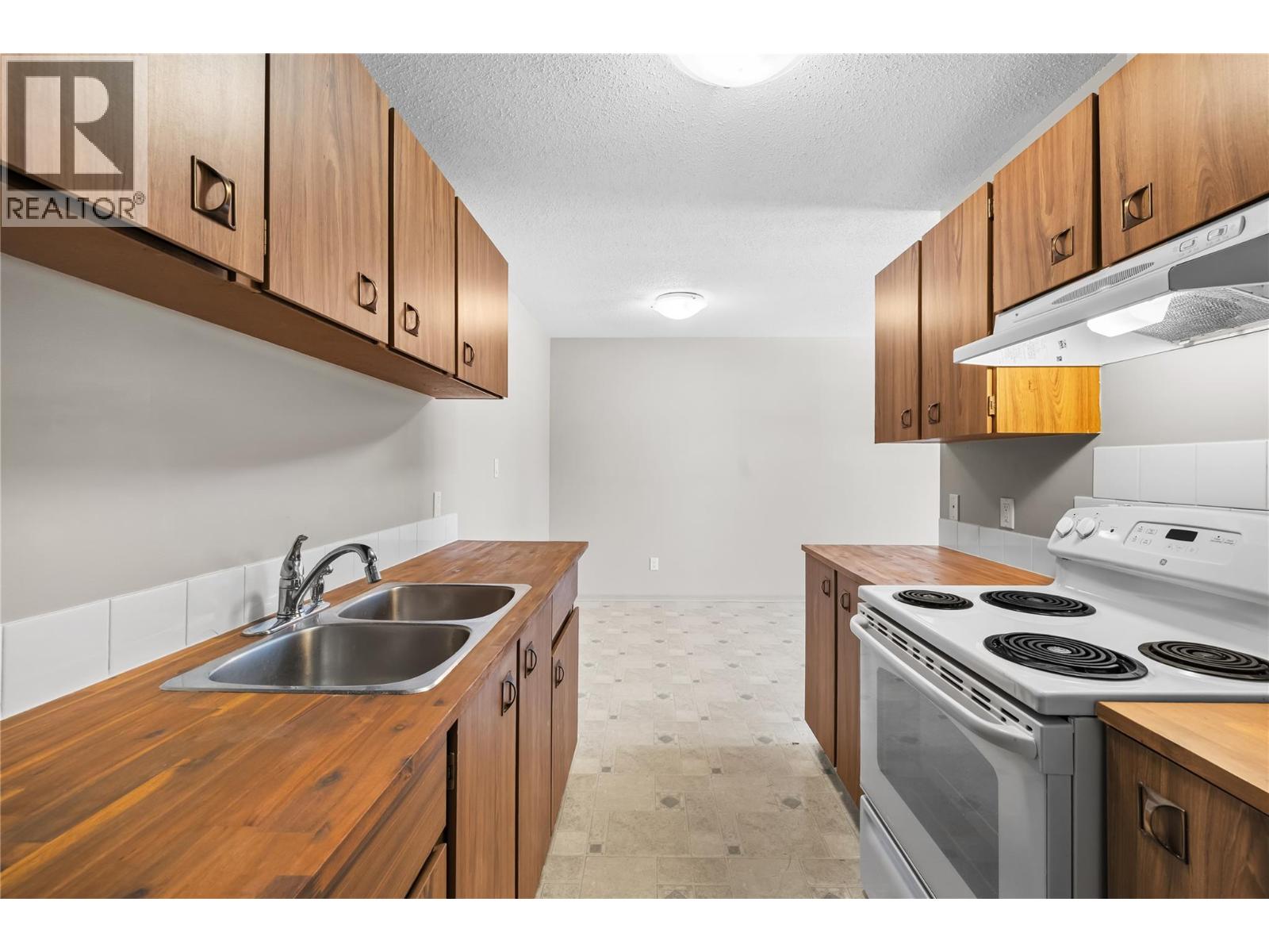 606 18th Avenue N Unit# 404, Cranbrook