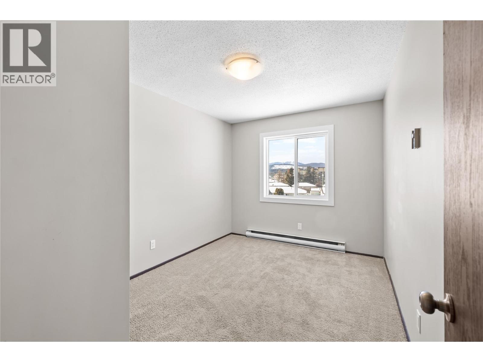 606 18th Avenue N Unit# 404, Cranbrook