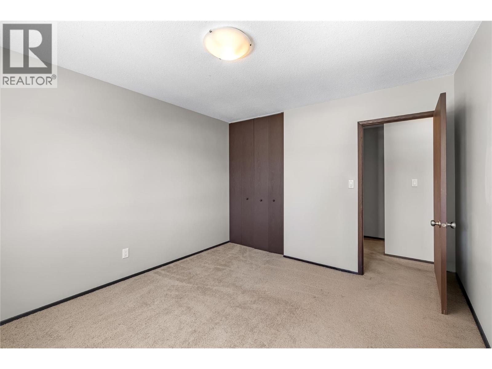 606 18th Avenue N Unit# 404, Cranbrook