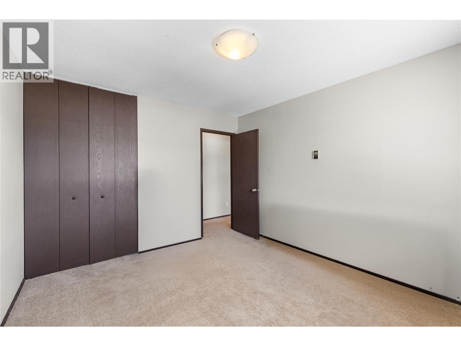 606 18th Avenue N Unit# 404, Cranbrook