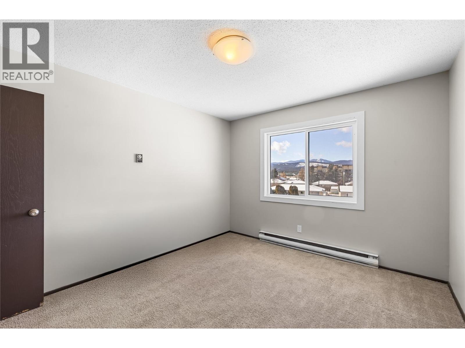 606 18th Avenue N Unit# 404, Cranbrook