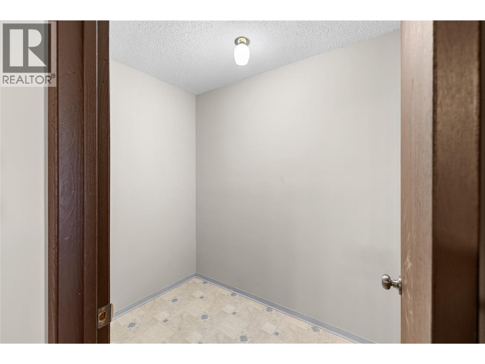 606 18th Avenue N Unit# 404, Cranbrook