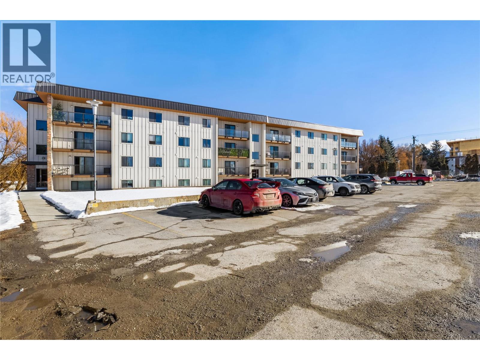 606 18th Avenue N Unit# 404, Cranbrook