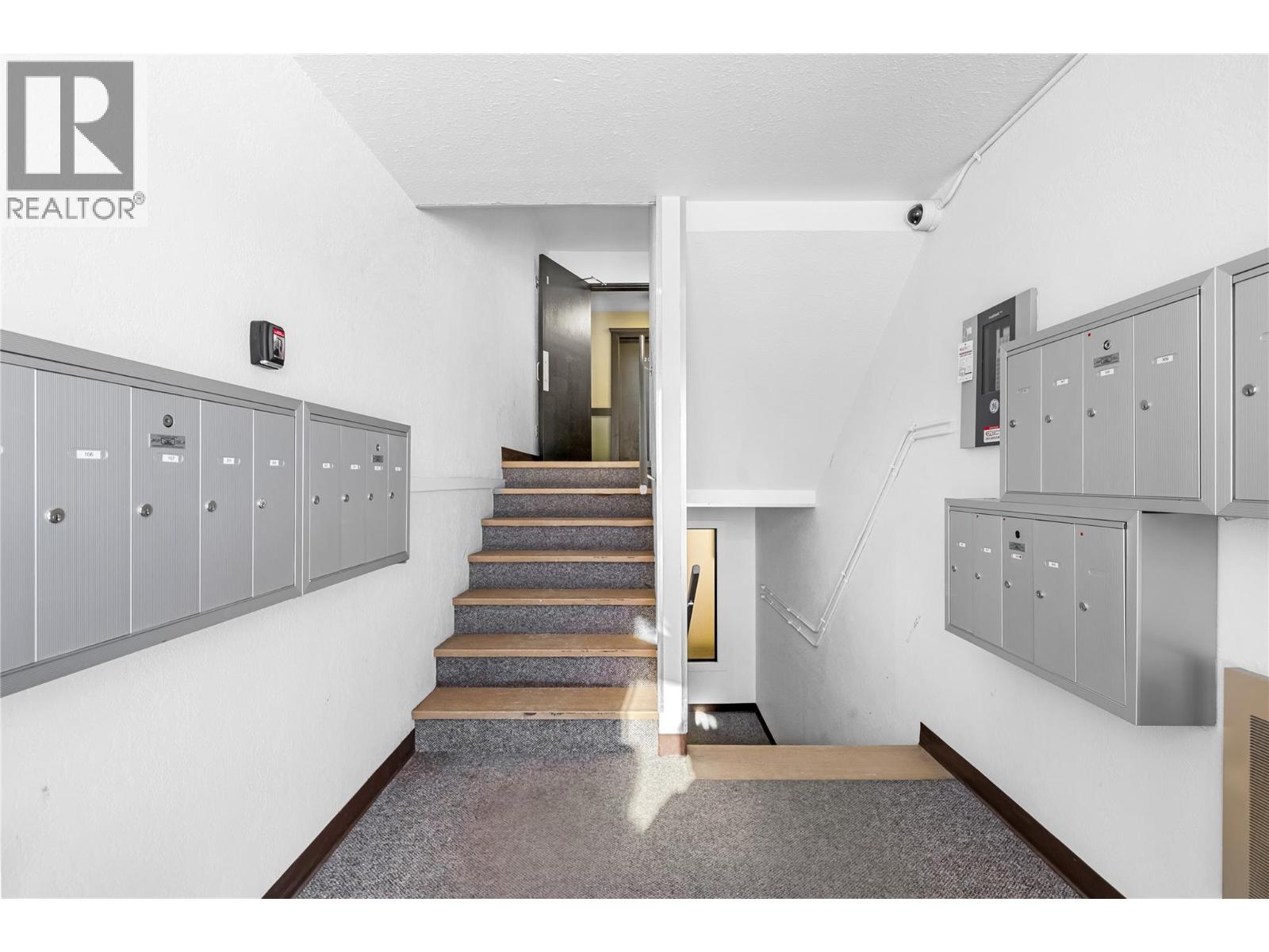 606 18th Avenue N Unit# 404, Cranbrook