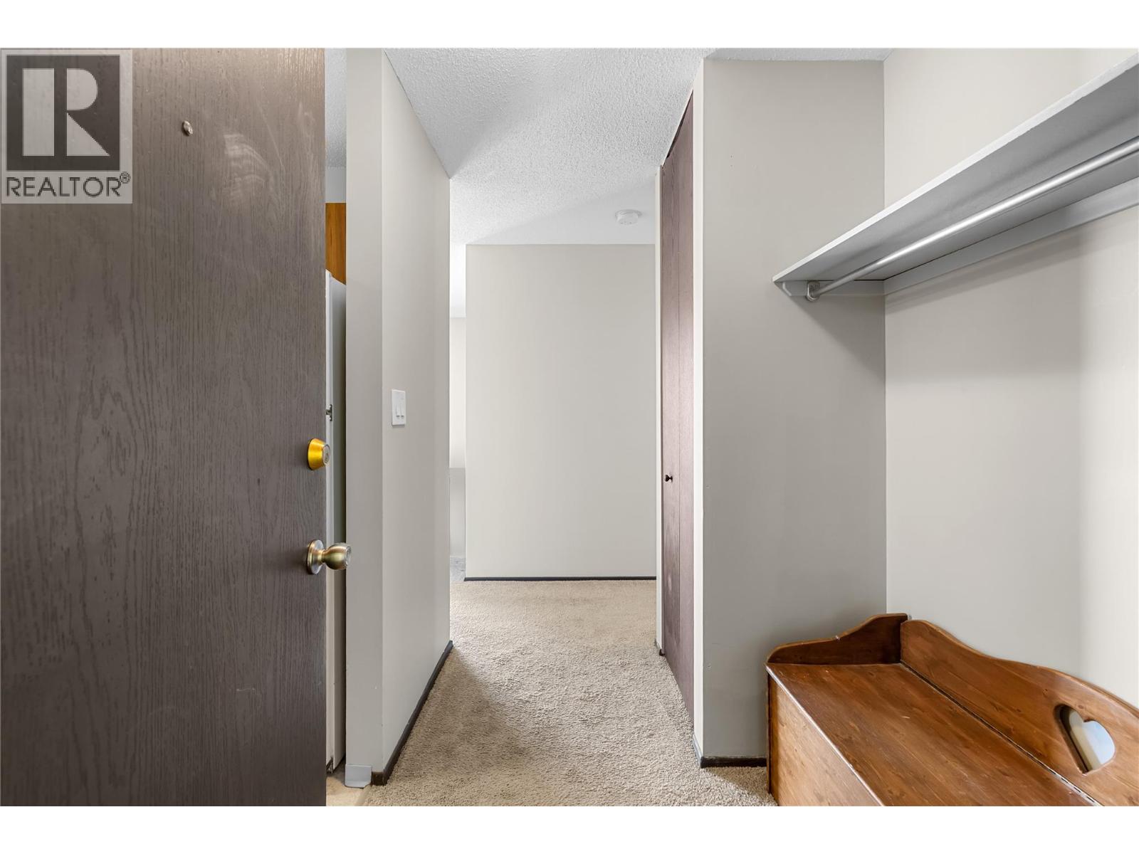 606 18th Avenue N Unit# 404, Cranbrook