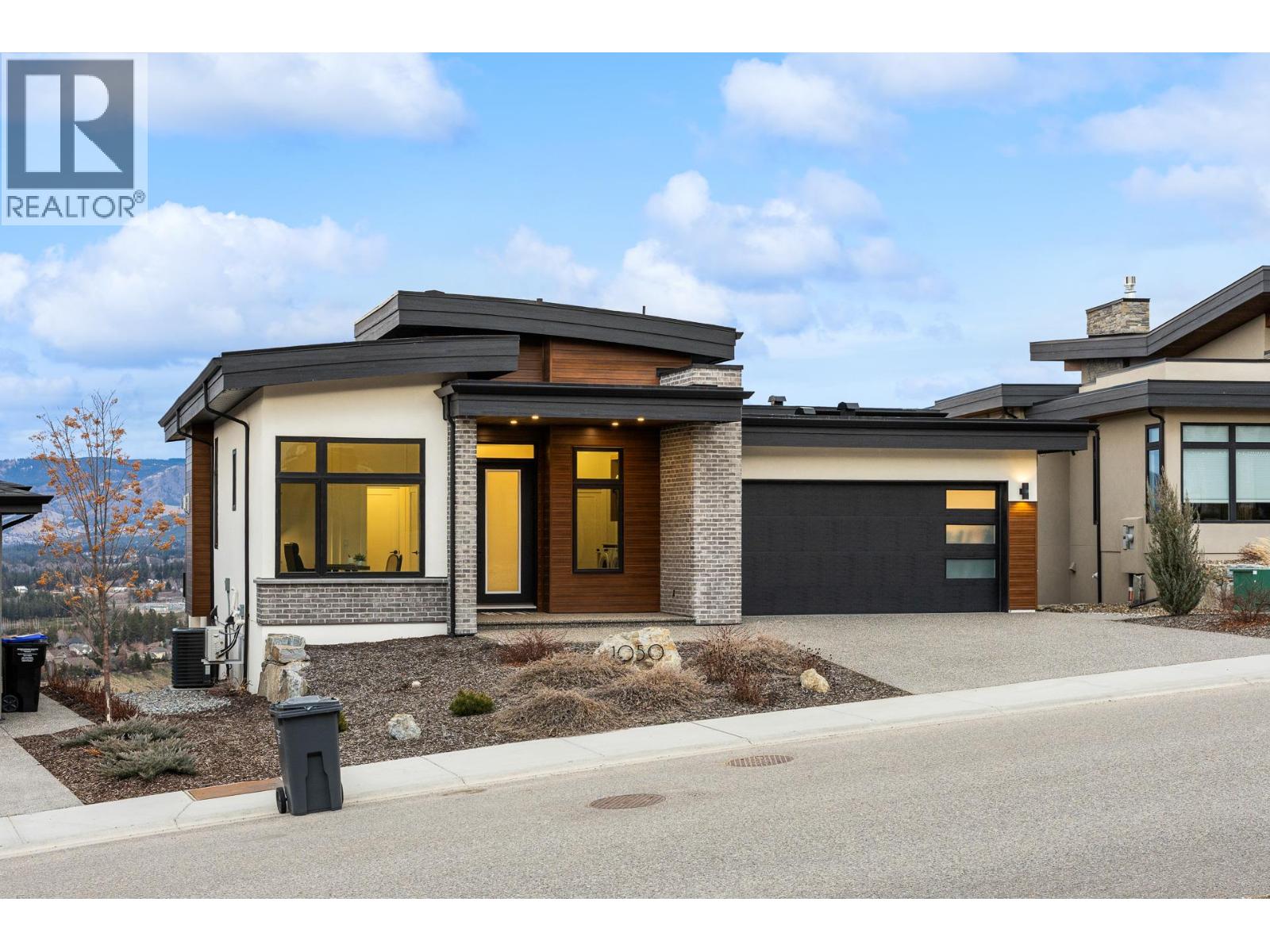 1050 Emslie Street, Kelowna