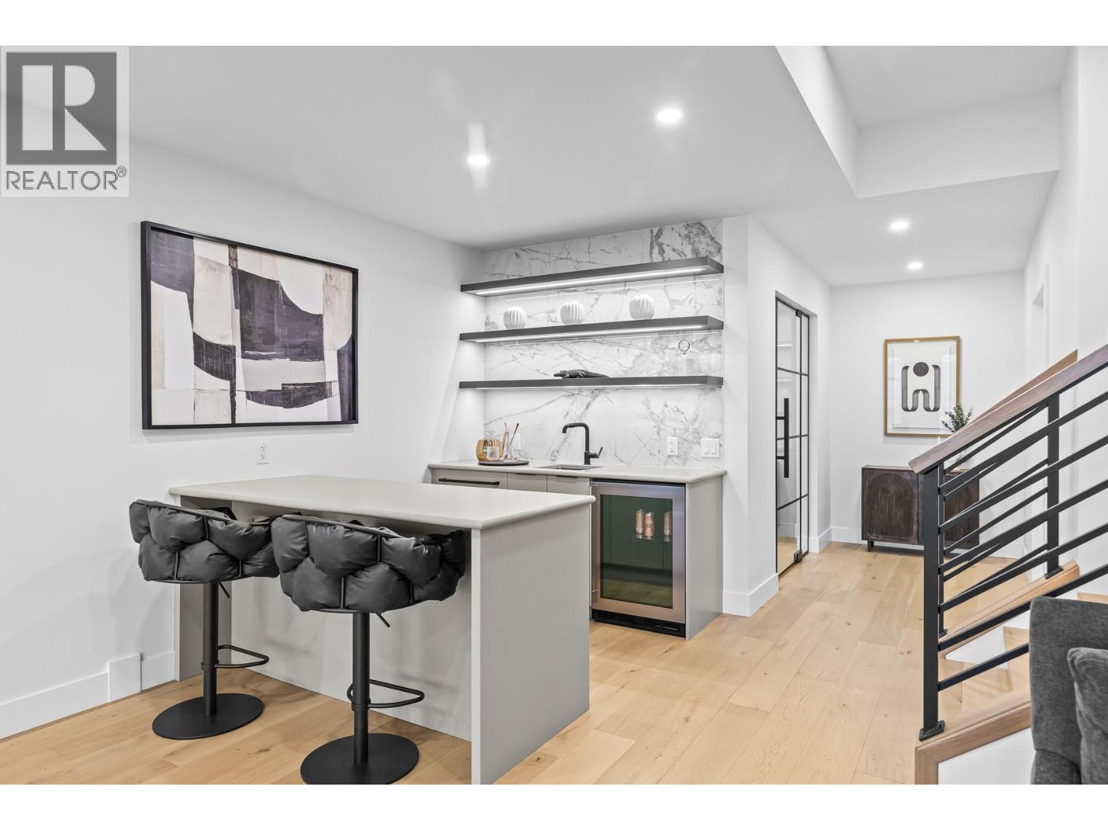 1050 Emslie Street, Kelowna