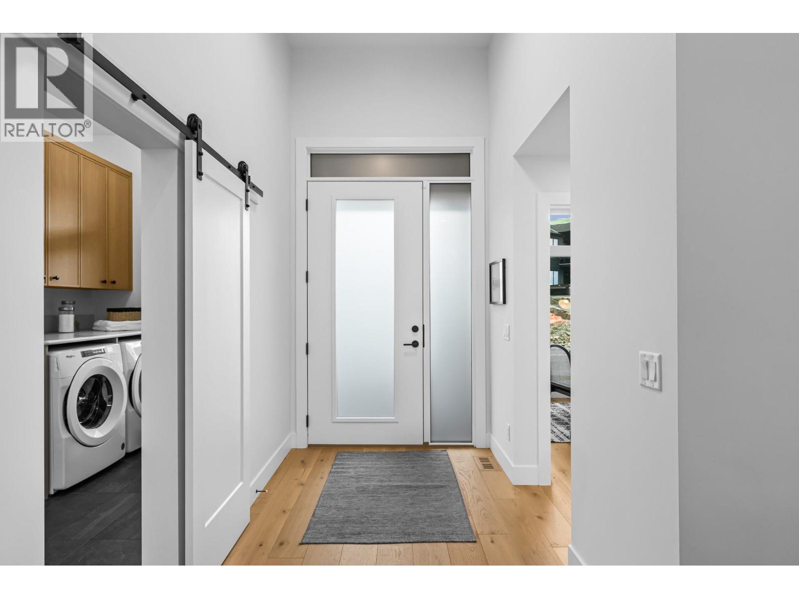 1050 Emslie Street, Kelowna