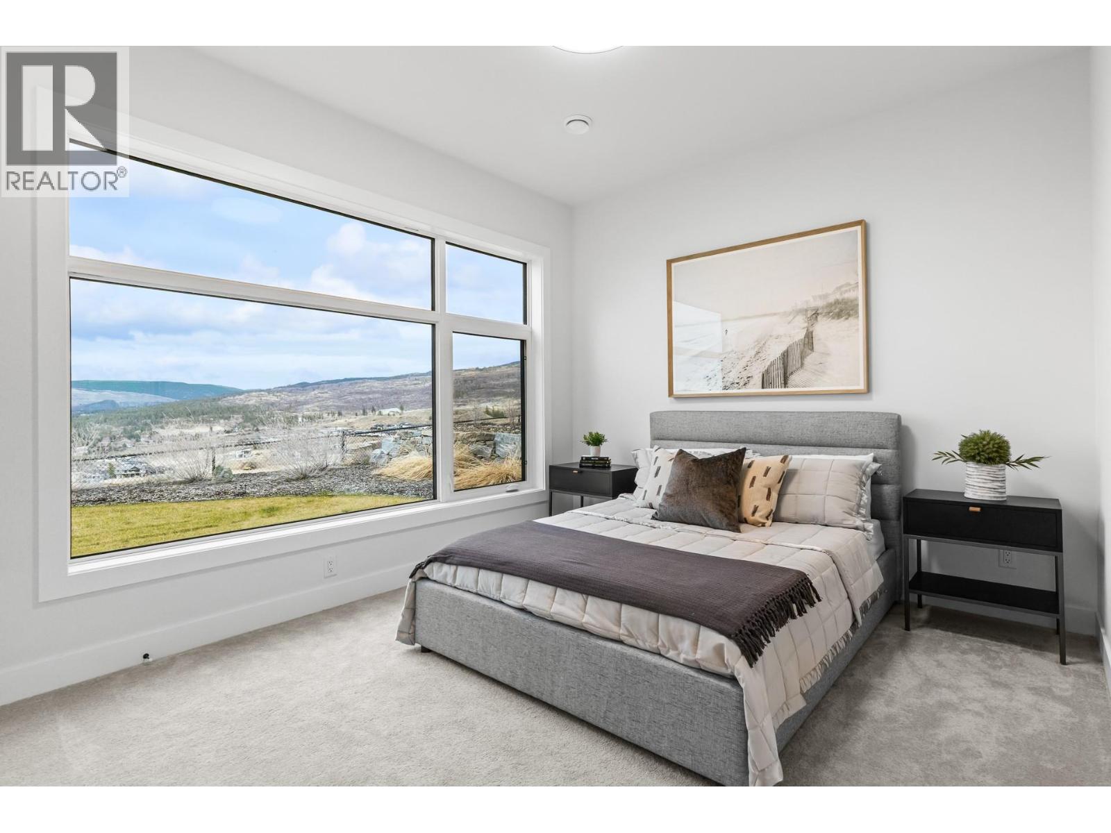 1050 Emslie Street, Kelowna