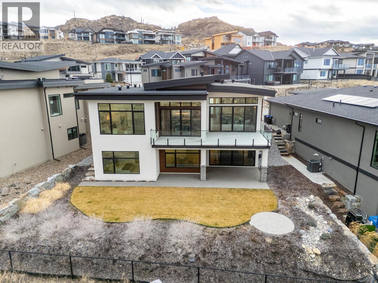 1050 Emslie Street, Kelowna