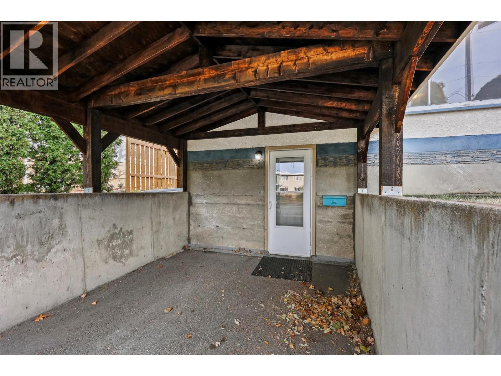 1335 Columbia Street - 43